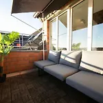 White - - Balcony - Fair - Kitchen ניאוס