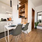 White - - Balcony - Fair - Kitchen ניאוס