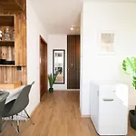 White - - Balcony - Fair - Kitchen * ניאוס