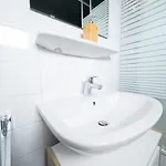 White - - Balcony - Fair - Kitchen דירה