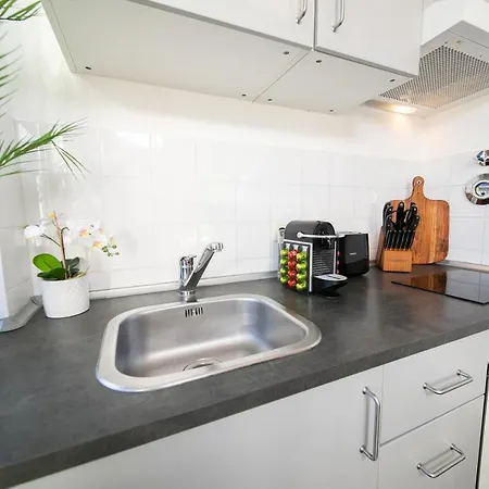 شقة White - - Balcony - Fair - Kitchen نيوس