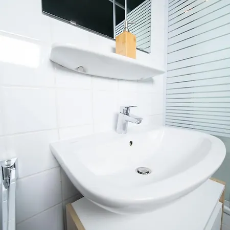 White - - Balcony - Fair - Kitchen شقة