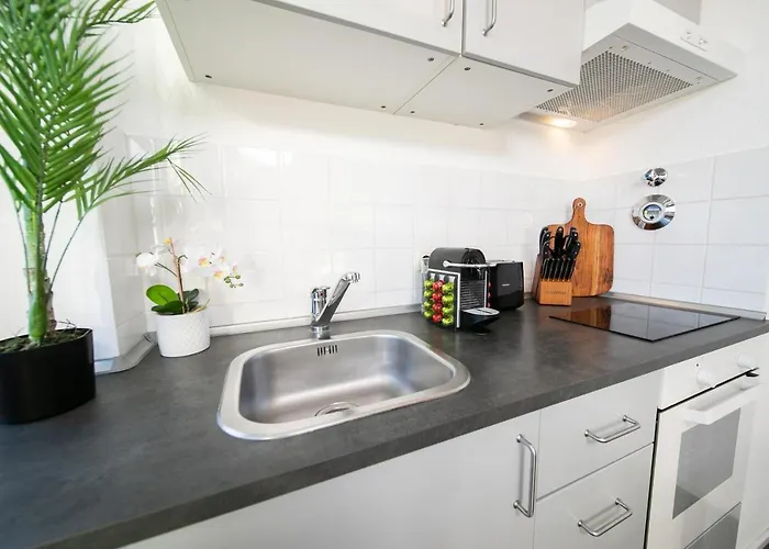 아파트 White - - Balcony - Fair - Kitchen 노이스