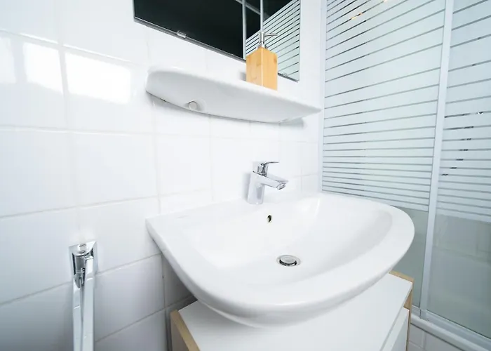 White - - Balcony - Fair - Kitchen 아파트